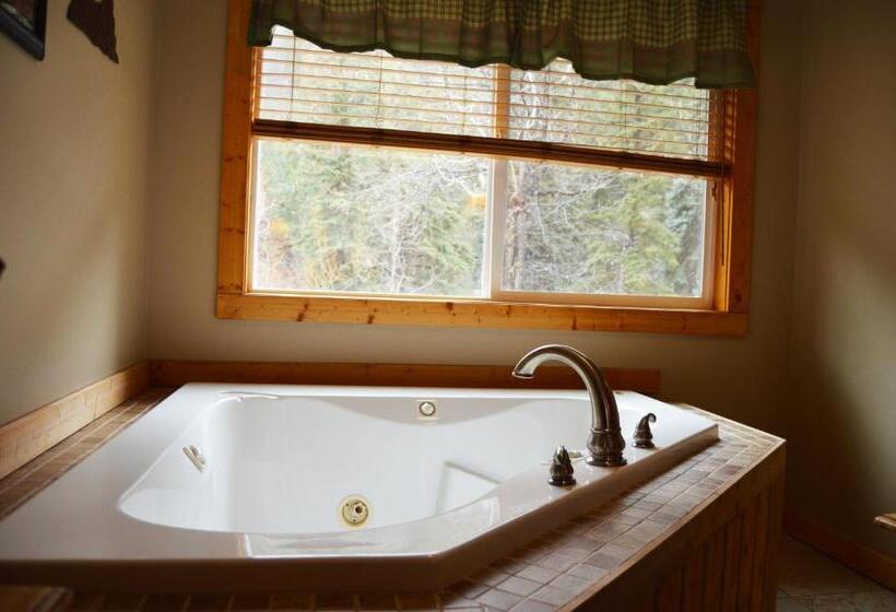 فندق The Inn On Fall River & Fall River Cabins