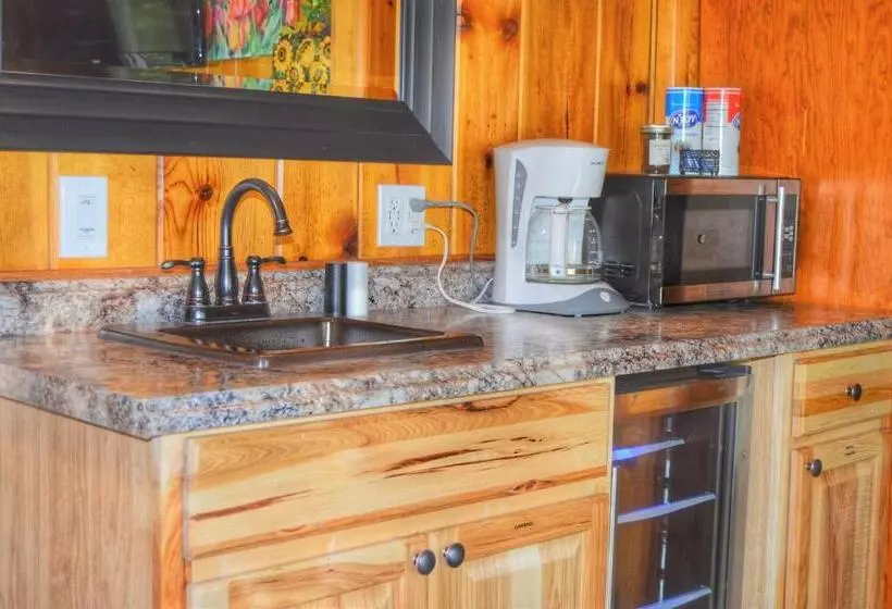 Otel The Inn On Fall River & Fall River Cabins