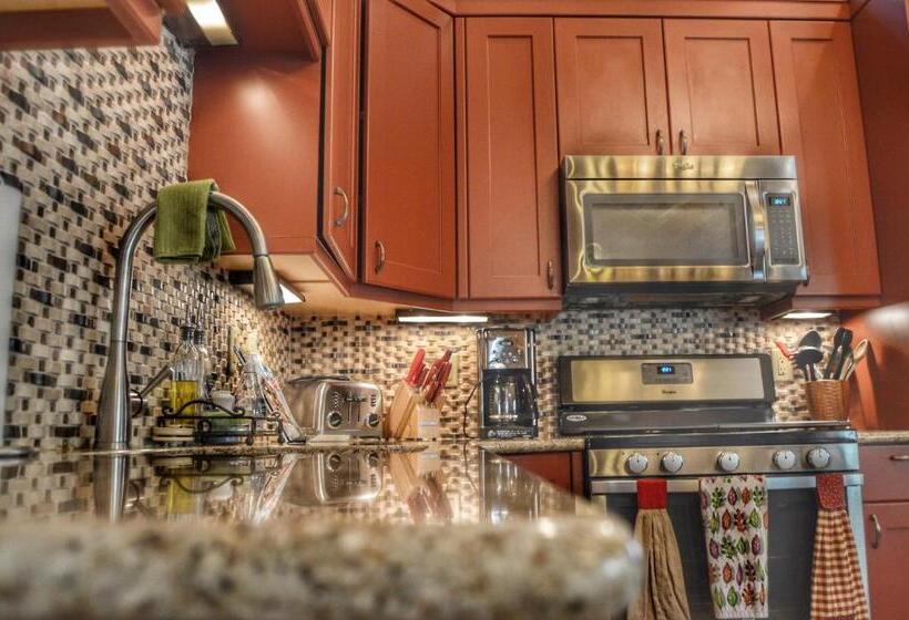 فندق The Inn On Fall River & Fall River Cabins