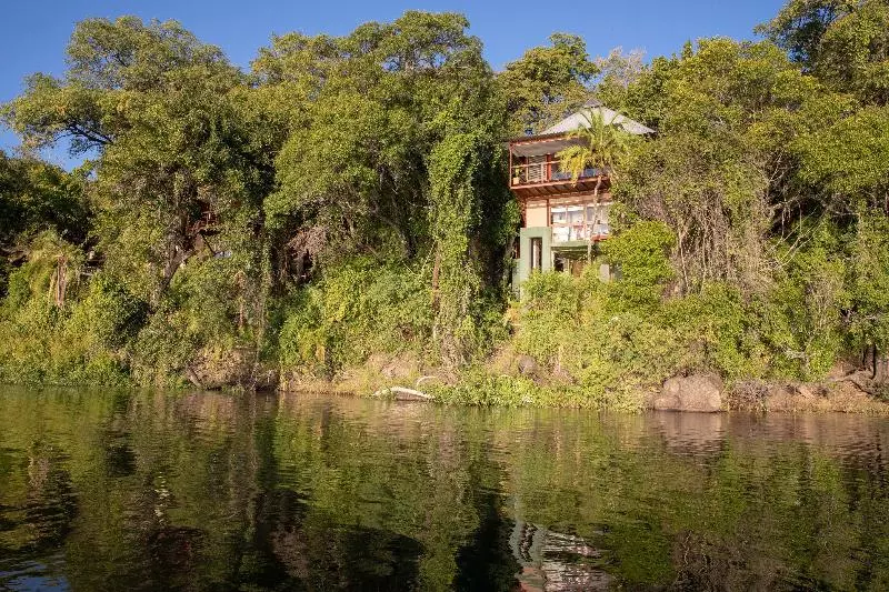 هتل The River Club