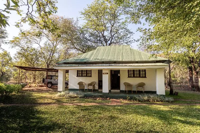 هتل The River Club