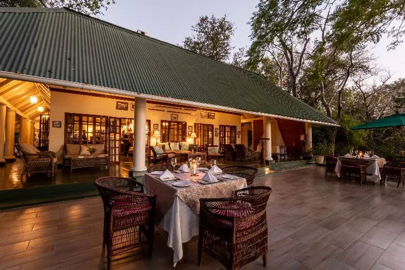 هتل The River Club