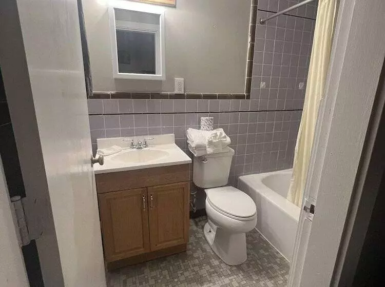 Отель Vacationland Inn & Suites