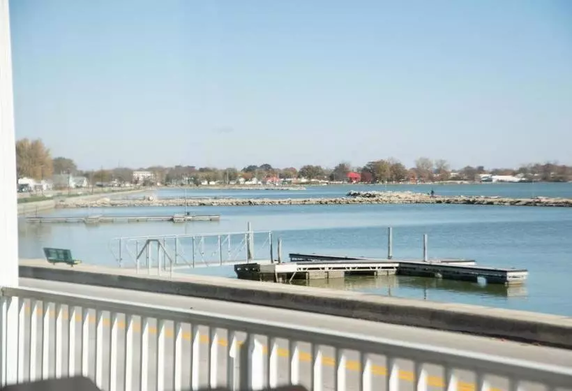 酒店 West Bank Inn