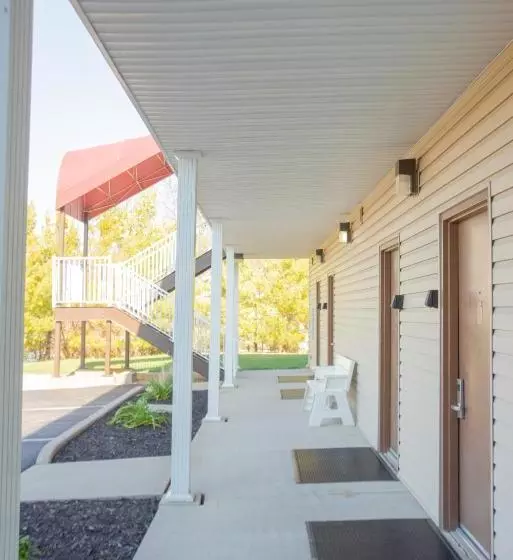 酒店 West Bank Inn