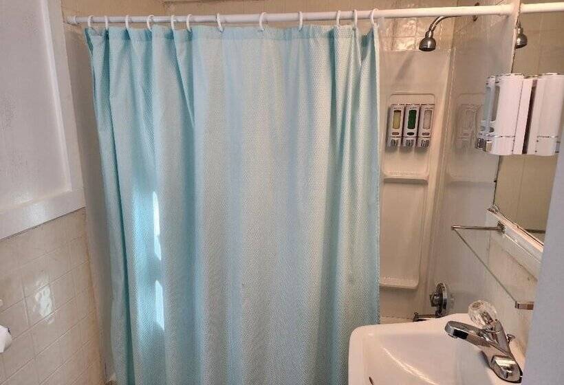 Jonathan Edwards Motel