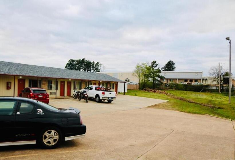 מוטל Ozark Inn & Suites