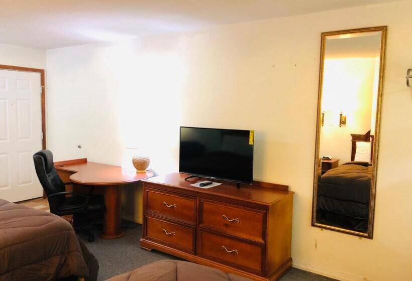 מוטל Ozark Inn & Suites