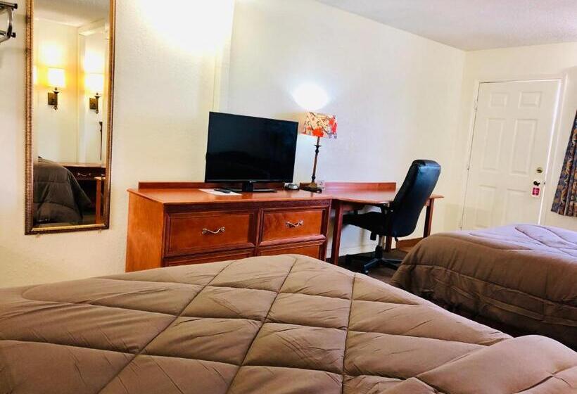 מוטל Ozark Inn & Suites