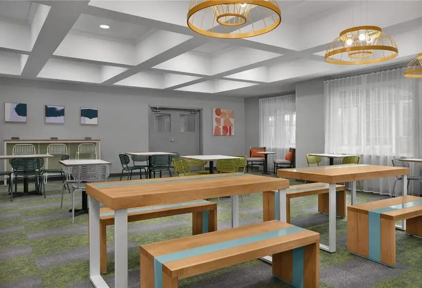 Country Inn & Suites By Radisson, Washington At Meadowlands, Pa