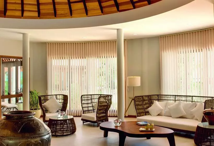 Hideaway Beach Resort & Spa