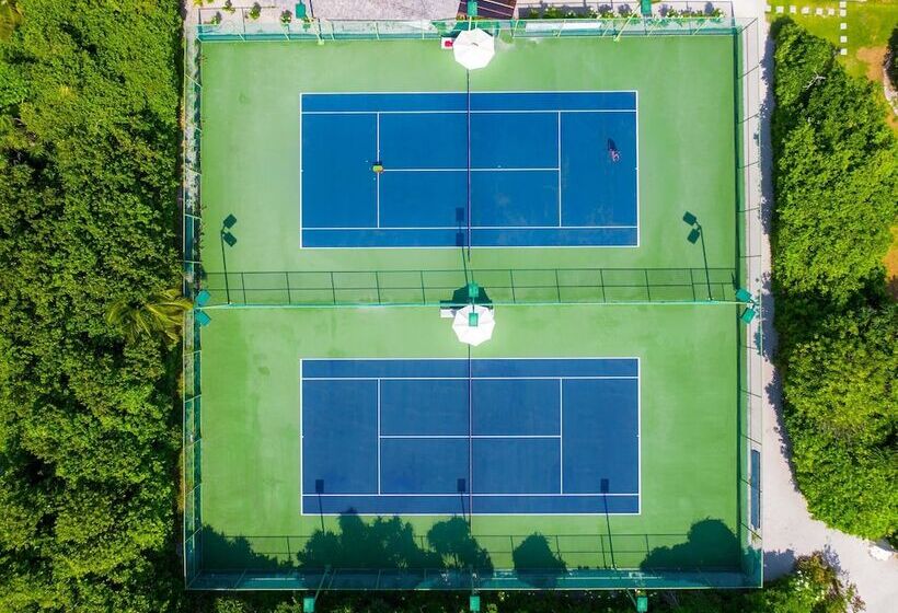 Hideaway Beach Resort & Spa