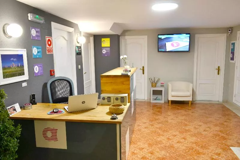 Hostel Alda Puerta Coruna