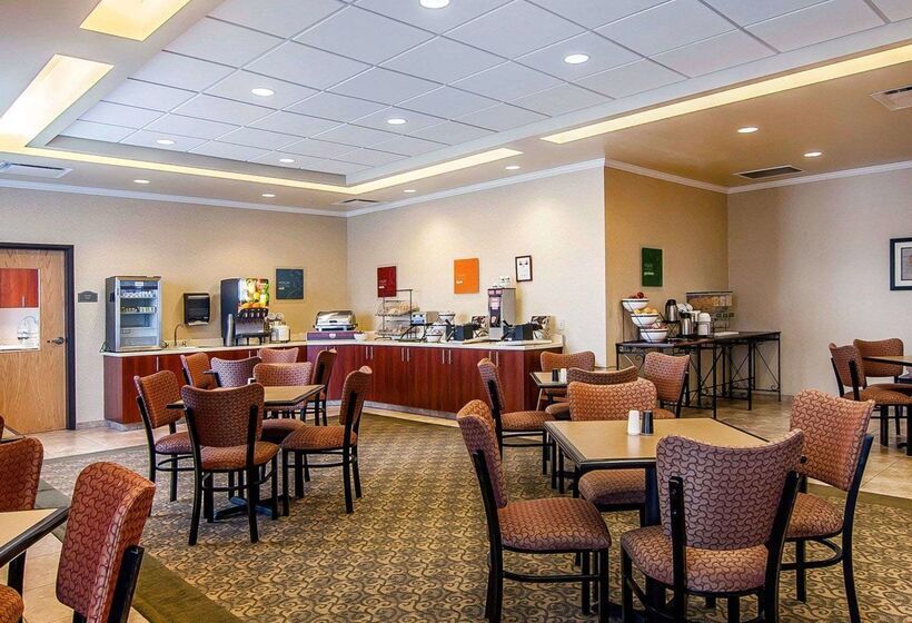 Отель Comfort Inn & Suites Creswell