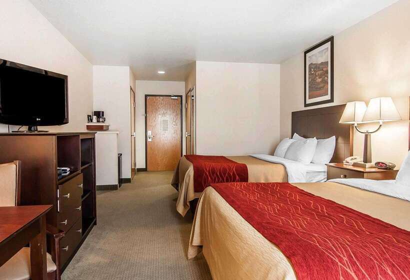 Отель Comfort Inn & Suites Creswell