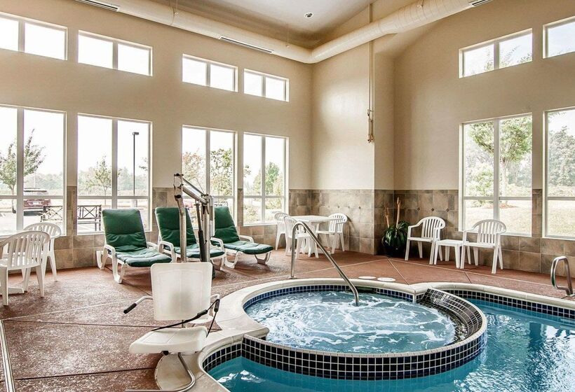 Отель Comfort Inn & Suites Creswell