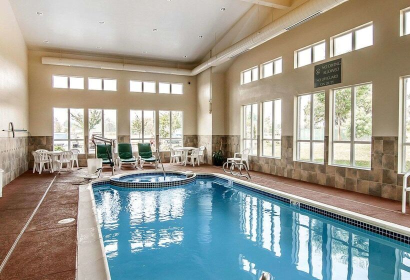 Отель Comfort Inn & Suites Creswell