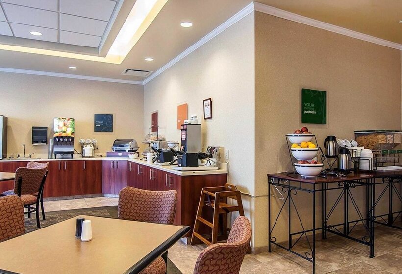 Отель Comfort Inn & Suites Creswell