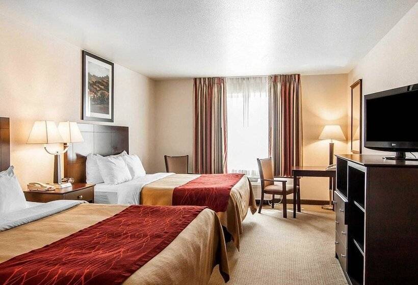 Отель Comfort Inn & Suites Creswell