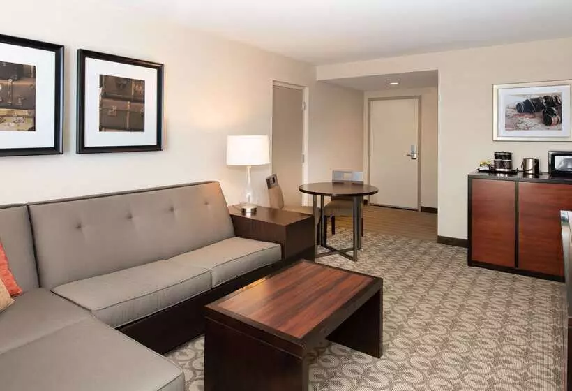 Doubletree By Hilton Hotel & Suites Charleston Airport