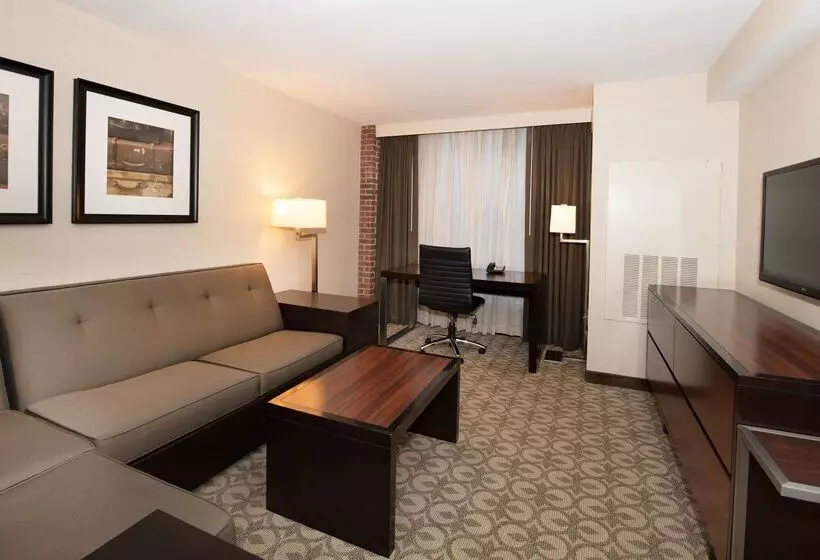 Doubletree By Hilton Hotel & Suites Charleston Airport