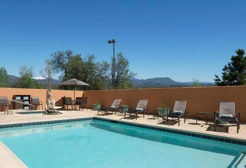 ホテル Fairfield Inn & Suites Redding