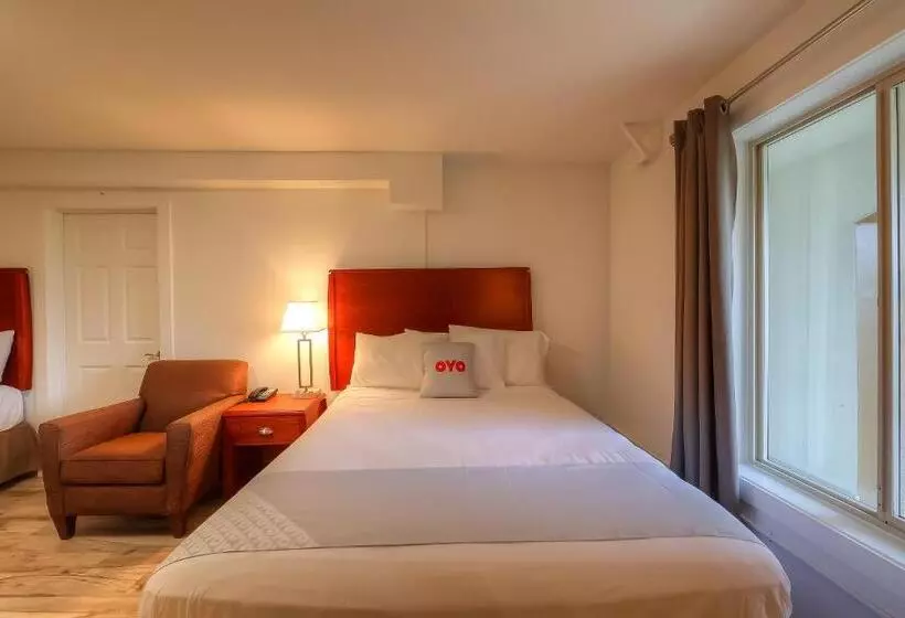 Отель Knights Inn Newport