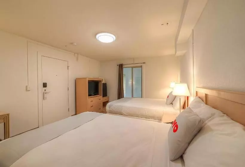 Отель Knights Inn Newport