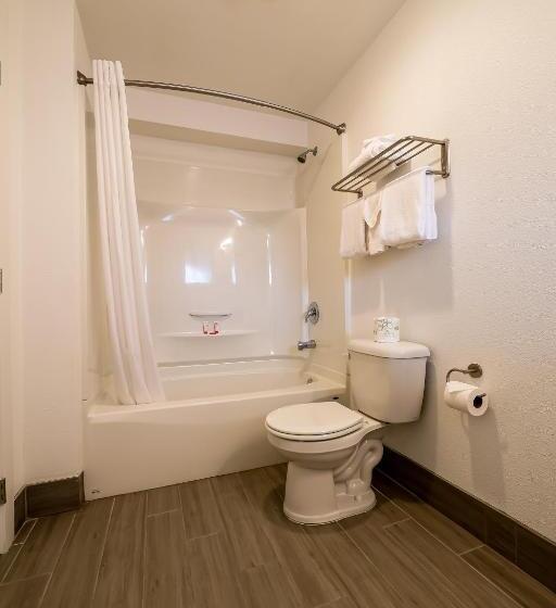 Отель Knights Inn Newport