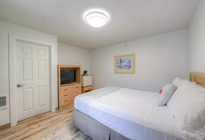 Отель Knights Inn Newport