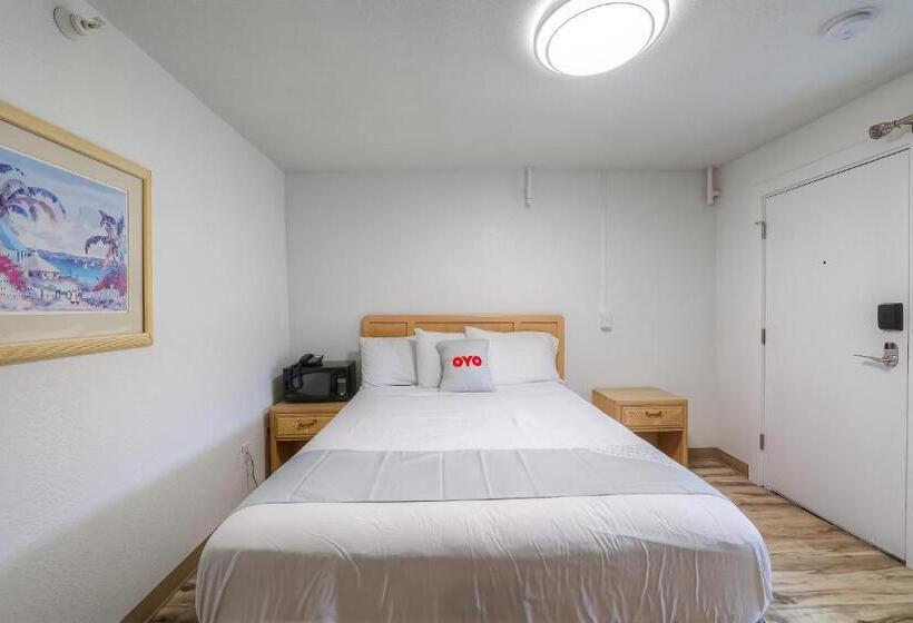 Отель Knights Inn Newport