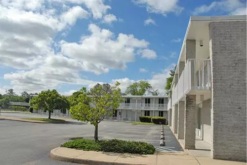 Отель Knights Inn Williamsburg Busch Gardens Area