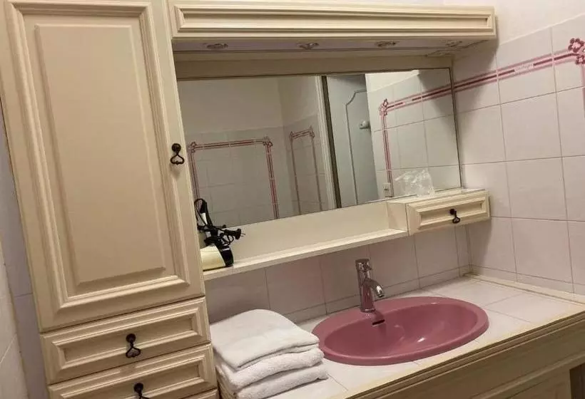 فندق Hôtel Le Vauban