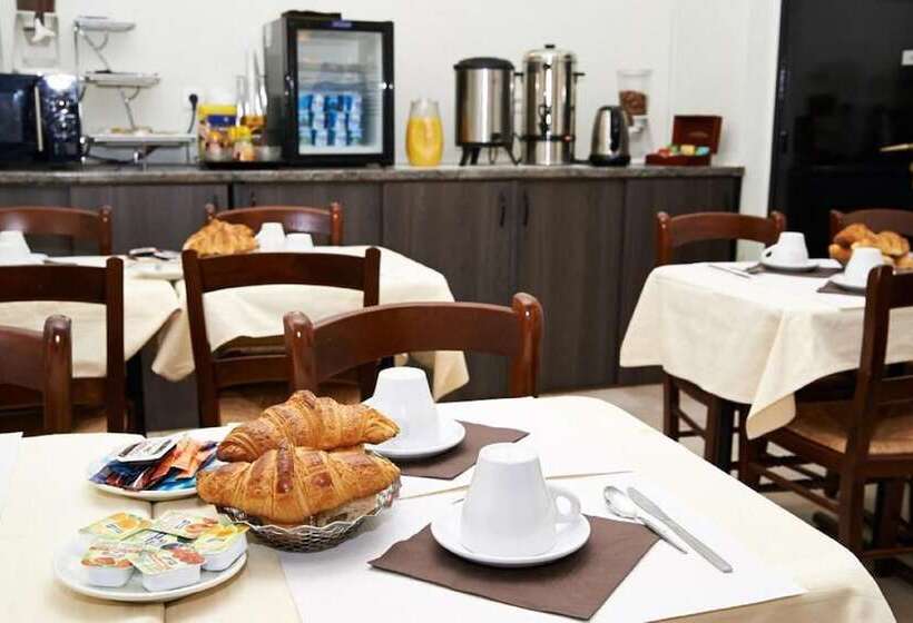 בית מלון כפרי Luxor