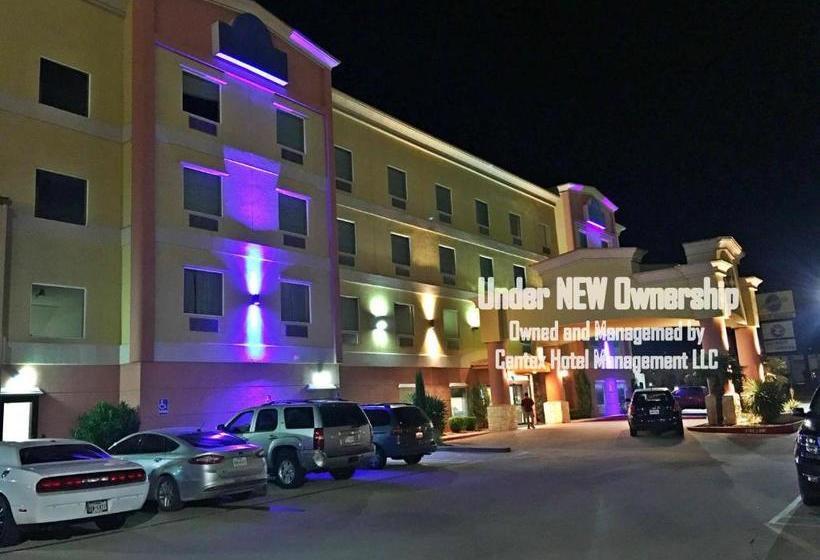 فندق Robinson Inn And Suites