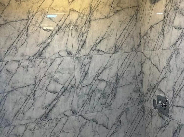 酒店 Studios At Fontainebleau Terrace