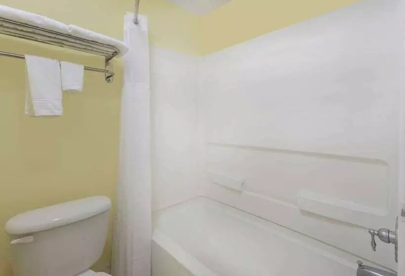 Hotel Super 8 By Wyndham Kingsland I 95 Naval Base Area