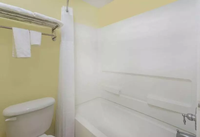 Hotel Super 8 By Wyndham Kingsland I 95 Naval Base Area