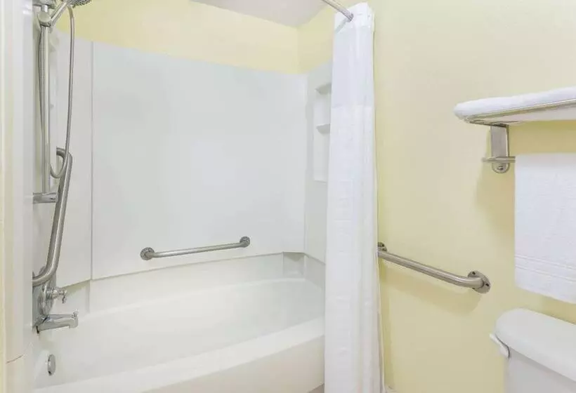 Hotel Super 8 By Wyndham Kingsland I 95 Naval Base Area