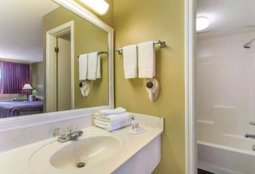 호텔 Super 8 By Wyndham Monticello