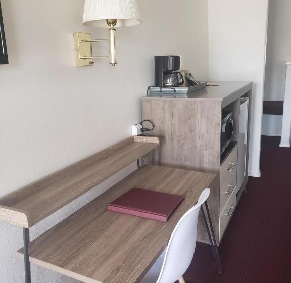 מוטל The Atomic Blue Motor Inn