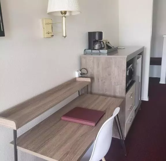 Мотель The Atomic Blue Motor Inn