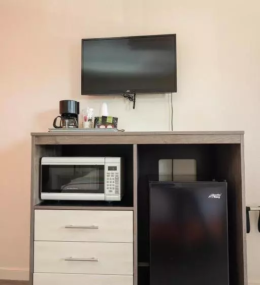 Мотель The Atomic Blue Motor Inn