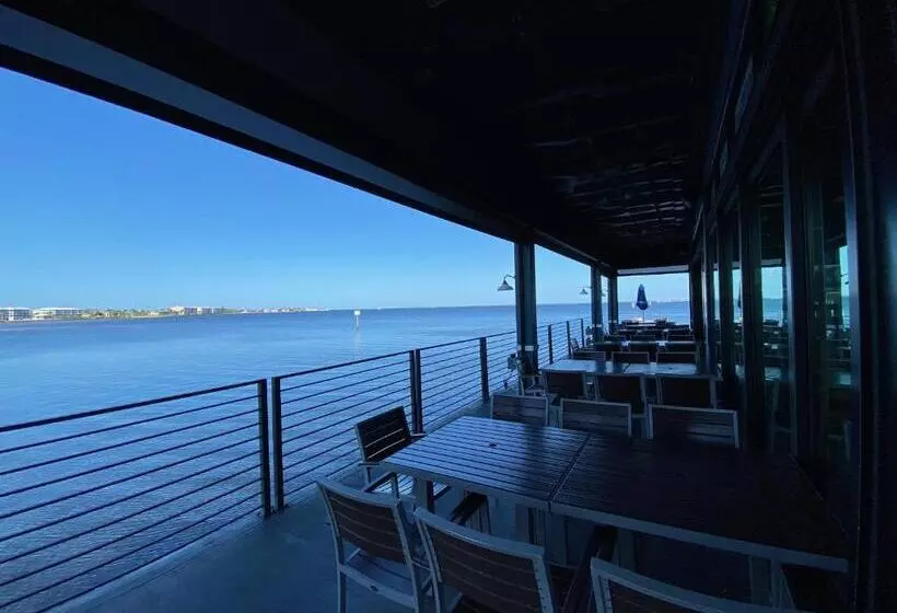 Курорт The Suites At Fishermen S Village 2 Bedroom Suites