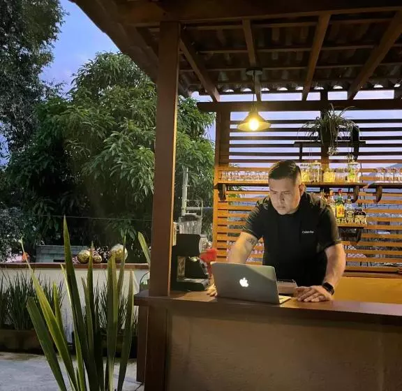 هتل Hospedaje Casa Teotleco