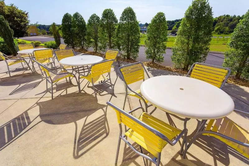 Fairfield Inn & Suites By Marriott Athens I 65