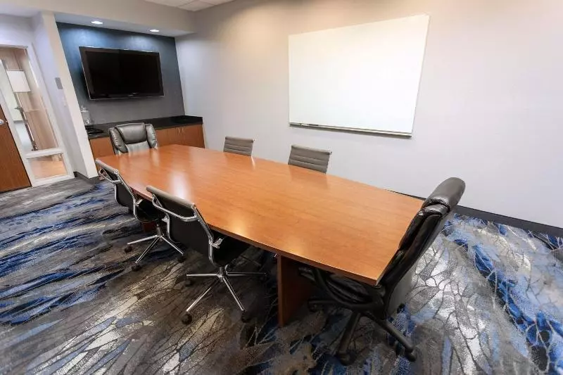 Fairfield Inn & Suites By Marriott Athens I 65