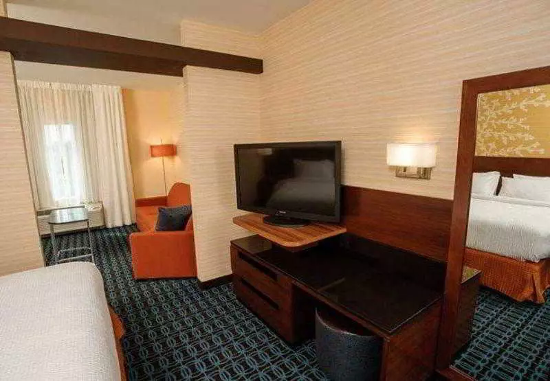 Fairfield Inn & Suites By Marriott Athens I 65