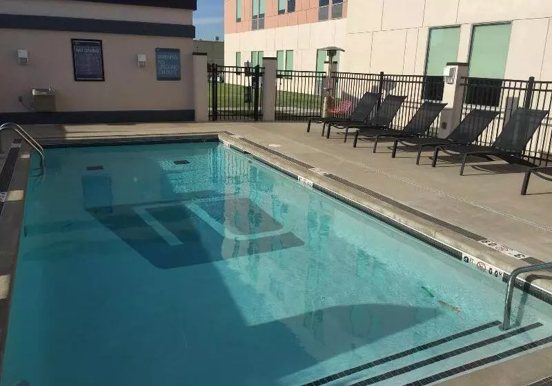 ホテル Aloft Tulsa