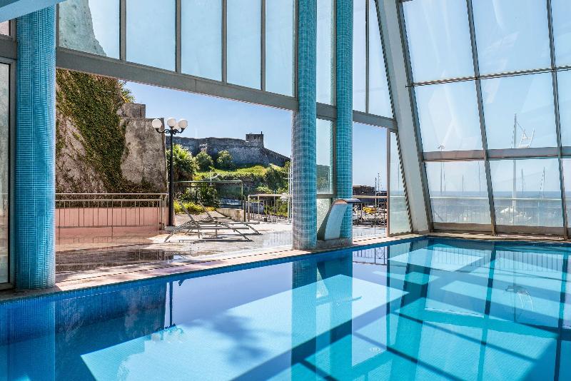 בית מלון כפרי Angra Marina